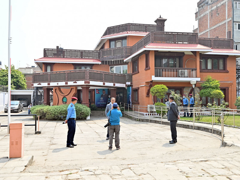 यस्तो छ एमालेको नयाँ पार्टी कार्यालय [फोटो फिचर]